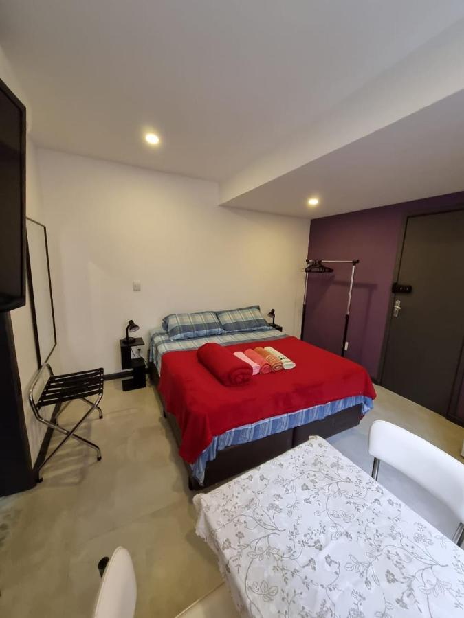 Suites/studios Privados Copacabana 民宿 *